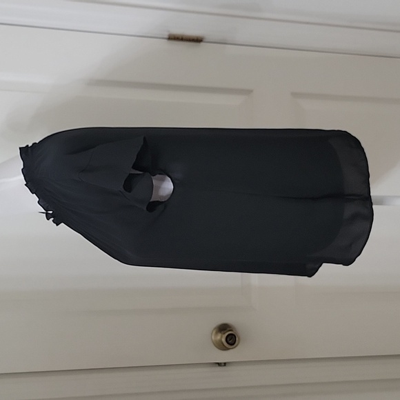 Express Size M Black Chiffon Ruffle Neck Blouse, Flutter Cap Sleeve, EUC - Picture 3 of 13
